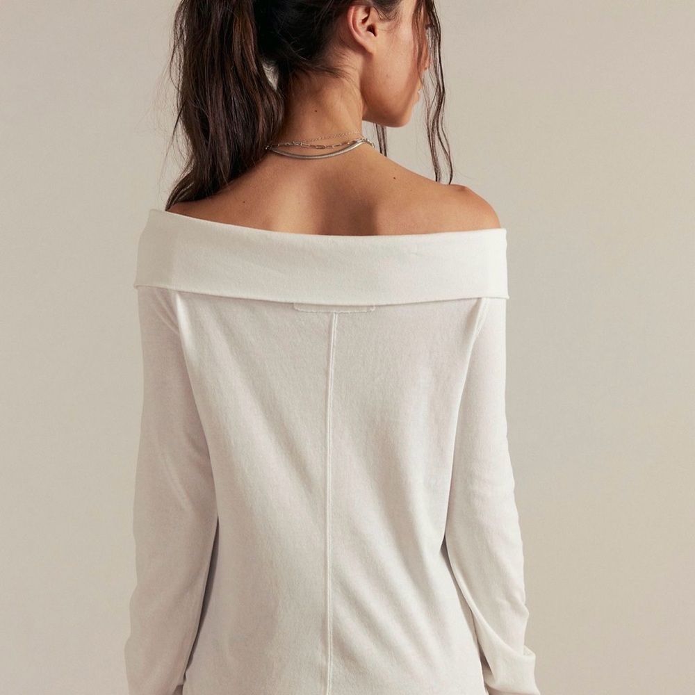 Off-Shoulder White Top - Picture 2 of 3